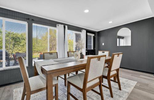 Greenway Getaway-Private Huge outdoor fun, Game,Navy - Foto 1