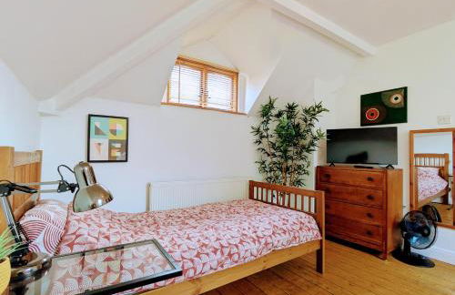 Detached House with Gated Parking in Whalley Range, Near Manchester City Centre - Foto 22