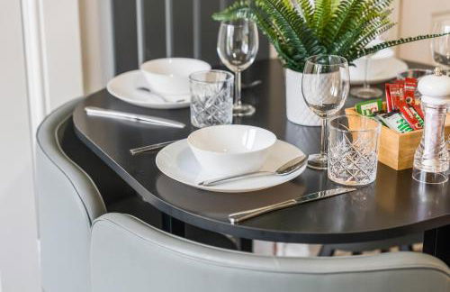 Centrally Located 4BR House By Hyped Properties Short Term Rental Agency With Free Parking Wolverhampton - Foto 33