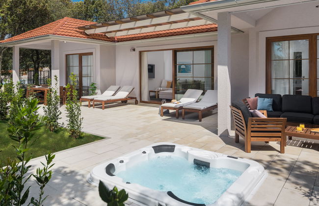 Luxury Bay Villa with private hot tub - Foto 10