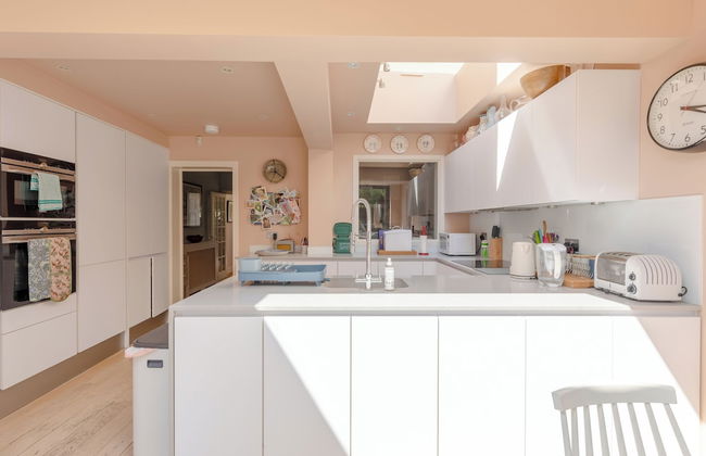 Beautiful Family-Friendly 3BD House - North Sheen - Foto 13