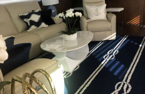 Luxury Afloat Yacht Paradise 3 bedrooms 3bath 5 beds with full Marina view - Foto 19