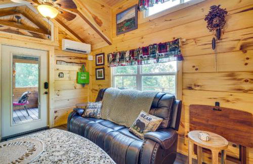 7 Mi to Lake Lure Mill Spring Cabin with Hot Tub - Foto 4