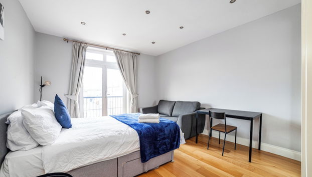 Relax and Unwind 4 King Beds in Holloway - Foto 5, Habitación