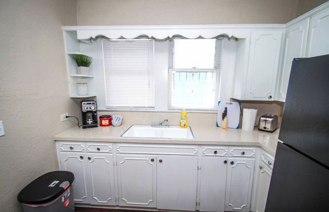 Cozy 2br/1ba Near Downtown Sleeps 8 - Foto 26