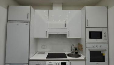 Precioso Apartamento Moderno Recién Reformado - Photo 2