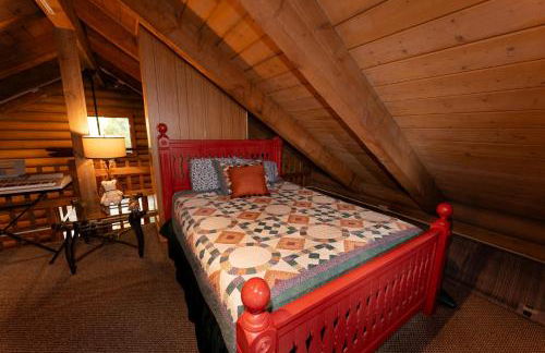 Private Forest Lodge Near Silverwood Theme Park - Sleeps 10 - Foto 17