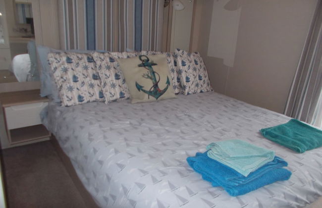 3 Bed Caravan - Sleeps 8 - Wifi - Parking - Foto 2