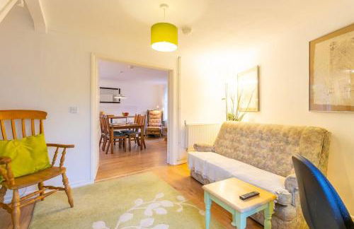 NEW! 2BR House in Leamington Spa by Clarendon Stays , Ideal for Professionals, Free Parking, WiFi, Smart TV! - Foto 7