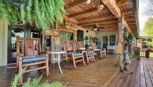 Flag Hole Riverfront Cabin Near Local Attractions! - Foto 2