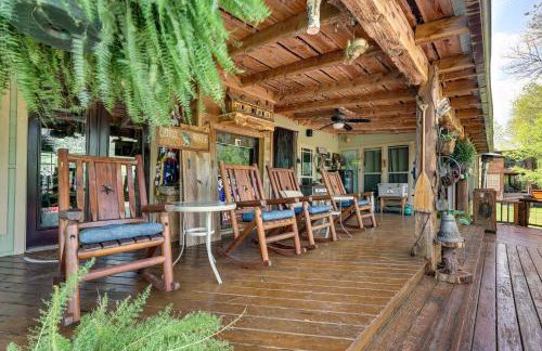 Flag Hole Riverfront Cabin Near Local Attractions! - Foto 2