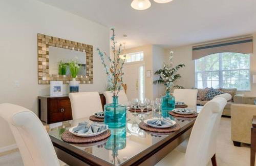 Pool Home * Large Master Bedroom - Foto 1