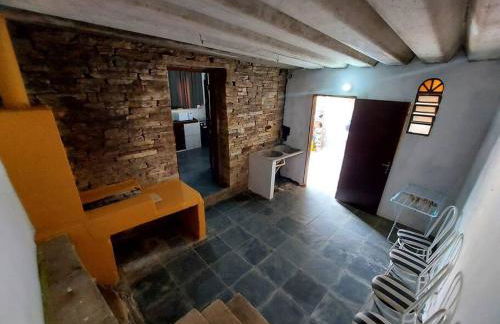 Casa inteira no centro de São Thomé das letras - Foto 4