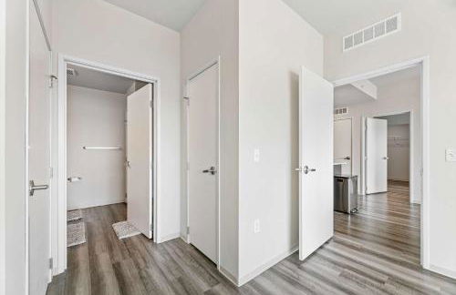 Designer Finishes & City Views - Foto 16