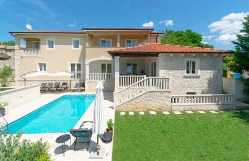 Villa Coridigo - Unique High Position, Panorama Nature View, Cozy Dining Terrace, Fenced Property - Foto 4