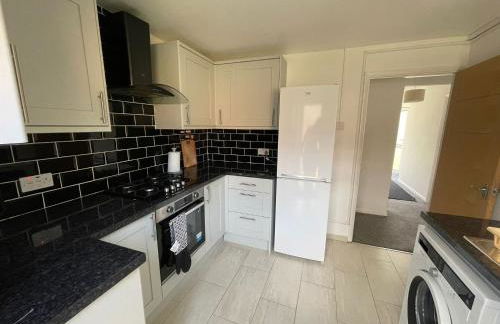 Lovely 2 bedroom apartment with a garden - Photo 12