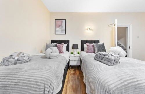 Lovely 4-BR Home In Leyton - Sleeps 14, Near Tube, Arcade, 100inchTV - Foto 19