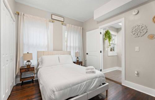 Historic 4BR Home centrally located in Riverside. - Foto 9