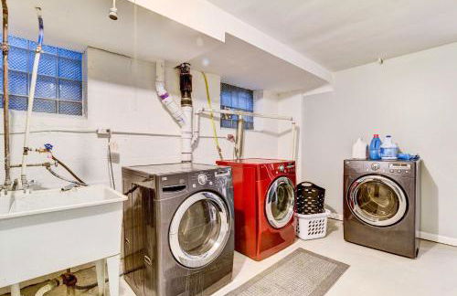 Luxurious Detroit Home - Walk to Golf and Park! - Photo 39