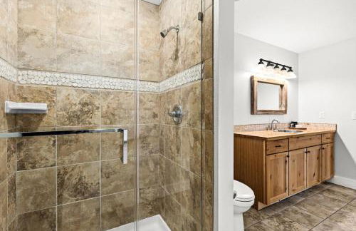 Breathtaking Lake Views 1BR King Suite, Kitchen & Heated Pools - Foto 7