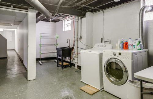 Modern Group Getaway with Private Yard in Cincinnati - Foto 26