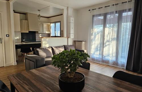 Maison Paris, Vallée Village, Disney & Astérix - Foto 2