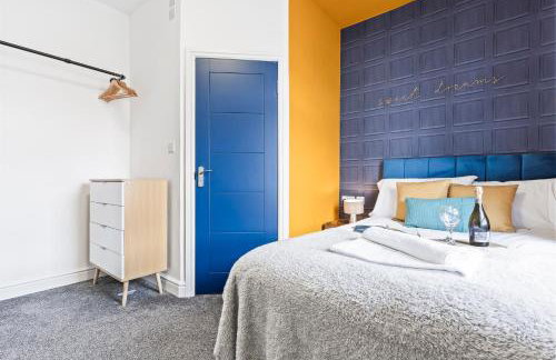 4 Beds 3 Bath (2-ensuites) Free Parking 75Mbps - Foto 21