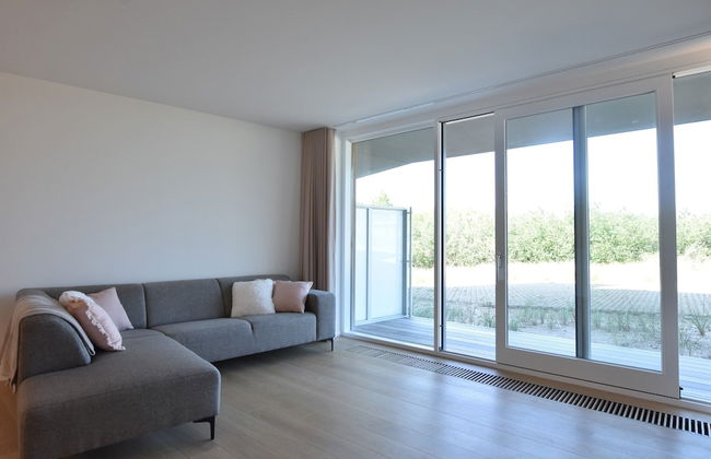 Bright Coastal Family Escape - Photo 14