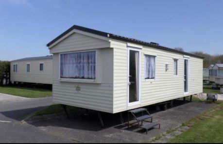 Caravan Sleeps 4 with Free Parking - Foto 1