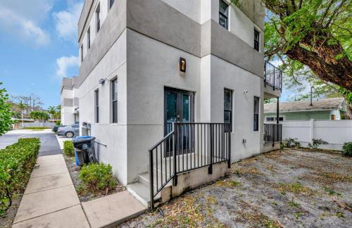 3BR 2.5BA Townhome-10 mins to FTL Beach and Downtown - Foto 24