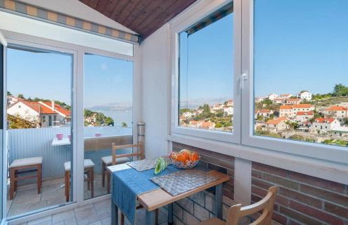 1 Bedroom Nice Apartment In Splitska - Photo 13