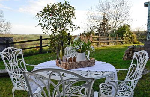 The Lodge - Photo 16