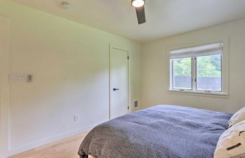 Modern Hideaway with Deck and State Forest Access - Foto 5