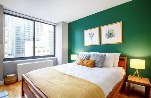 1BR nr Times Sq w Indoor rooftop Gym NYC-141 - Foto 7