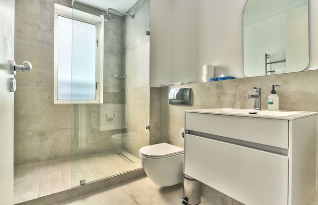 Luxury Three Bedroom Apartment - Fully Furnished and Equipped - Foto 9