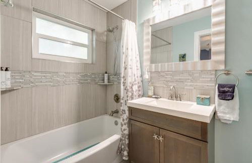 Tranquility Starfish Suite - Oceanfront Paradise! - Foto 13