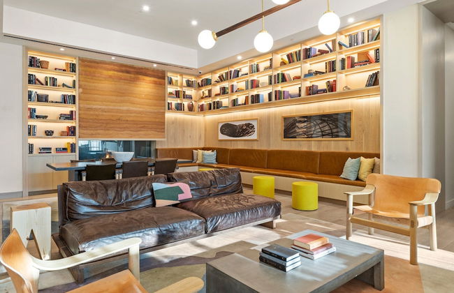 New 1BR Condo on Rainey St-Rooftop Pool - Foto 2