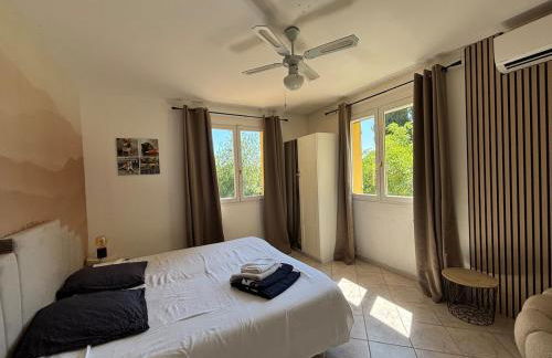 Villa Soleil Piscine Jacuzzi Pétanque Espace bbq billard et salons extérieurs - Foto 41