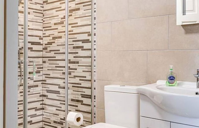 Delightful Holiday Home With sea Views and Hot Tub - Photo 29