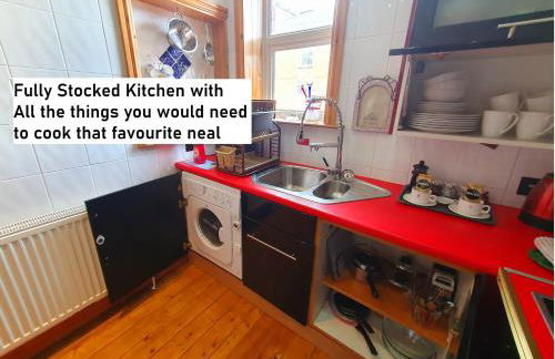 FREE DOG STAY - LARGE APARTMENT - Walk in Shower -FULL Kitchen - Free On Street Parking, NETFLIX - Super Fast WiFi - DVD's-Welcome Tray - No Deposits - Just Meters from Gavin n Stacey Film House - Foto 11