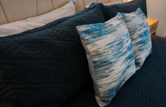 Cozy Pocono Home with a Hot Tub, Fire pit, Karaoke, Games and more! - Foto 9