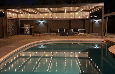 Midland Luxe, Pool, Fire Pit, Workspace, Pool Table - Foto 51