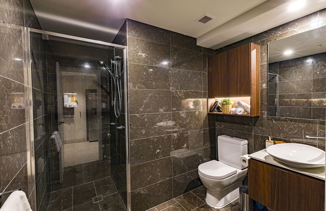 Hamptons Retreat on Level 77 Skytower - Photo 24