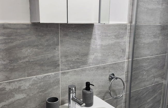 Dundee - 1 Bed - Sleeps 4 - Pet Friendly - Photo 12