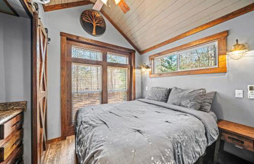 River Cabin - Fire Pit, Kayaks, Games, Dog Park - Foto 36