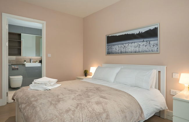 Impeccable 3-bed Apartment in London - Foto 9