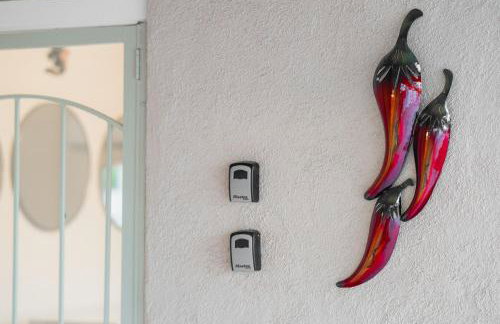 3BR 2BA Comfy Home with Jacuzzi - Foto 35