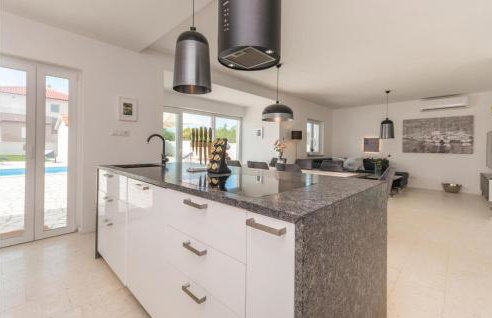 4 Bedroom Cozy Home In Donja Jagodnja - Foto 25