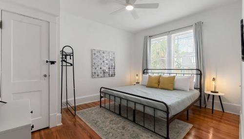 Old Mission Manor - Chic 2br 1ba Apartment - Sleeps 6 - Pool Table - 15 Min Walk to Downtown - Foto 3