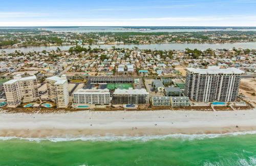 Modern Beach Haüs 4 min walk to beach w/ pool BBQ - Foto 42